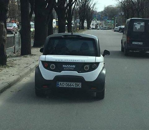 В Киеве появился очень редкий электромобиль (ФОТО)