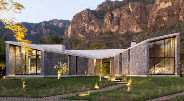 Жилище из грубого природного материала: каменный дом в древнем мексиканском городе (ФОТО)