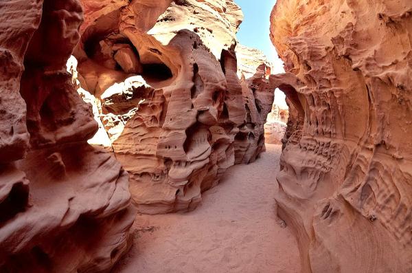 Цветной каньон — настоящее чудо природы в пустыне (ФОТО)