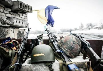 Один украинский боец погиб, восемь получили ранения, - пресс-центр штаба АТО