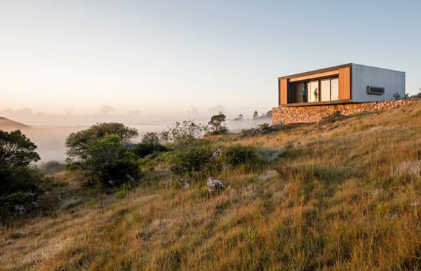 Идеальные взаимоотношения природы и архитектуры: дом-контейнер в горах Уругвая (ФОТО)