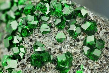 Человечество создало более 200 видов минералов, – ученые