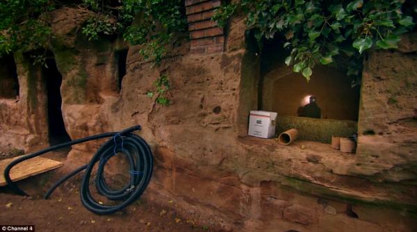 Британский бизнесмен создал уютное жилье прямо в пещере (ФОТО) 