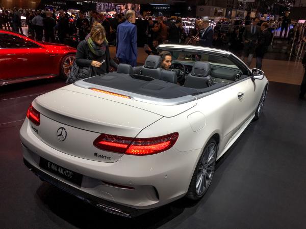 На автосалоне в Женеве показали самую пафосную версию Mercedes-Benz E-класса (ФОТО)