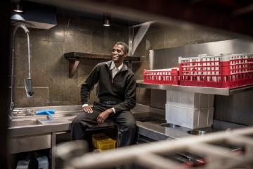 Мечта иммигранта: обычный посудомойщик стал совладельцем ресторана в Копенгагене 