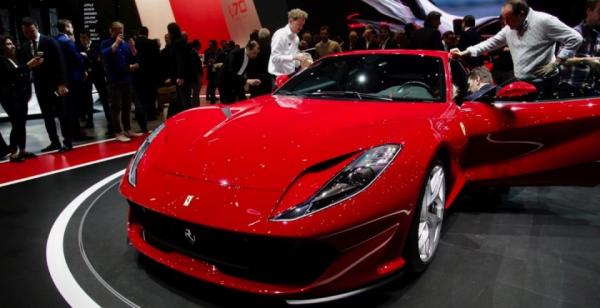 Самый быстрый суперкар Ferrari рассекречен в Женеве (ФОТО)