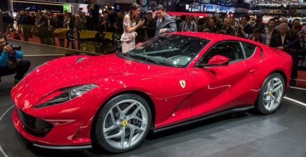Самый быстрый суперкар Ferrari рассекречен в Женеве (ФОТО)