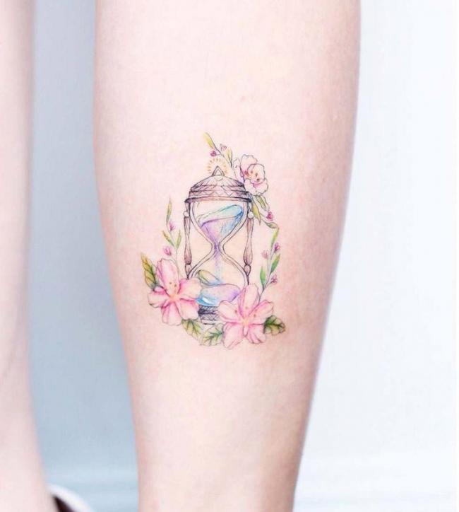 Невероятно нежные татуировки цветов, украшающие тела девушек своей легкостью (ФОТО)