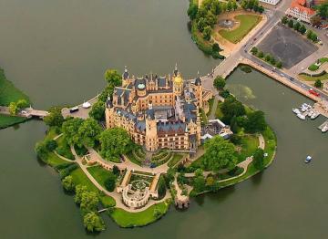 Один из самых красивых замков Западной Европы (ФОТО)