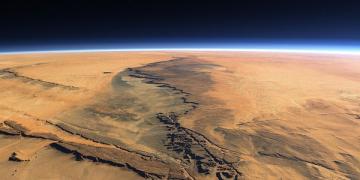 Ученые обнаружили у Марса исчезающие спутники