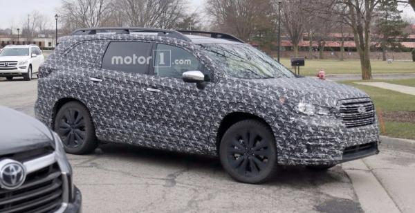 Семиместный кроссовер от Subaru «засветился» на шпионских снимках (ФОТО)