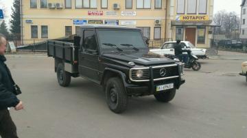 На украинских дорогах засняли необычный внедорожник Mercedes G-класса (ФОТО)