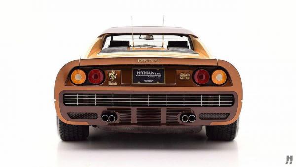 Культовый спорткар Ferrari с безумным тюнингом продают за двести тысяч долларов (ФОТО)