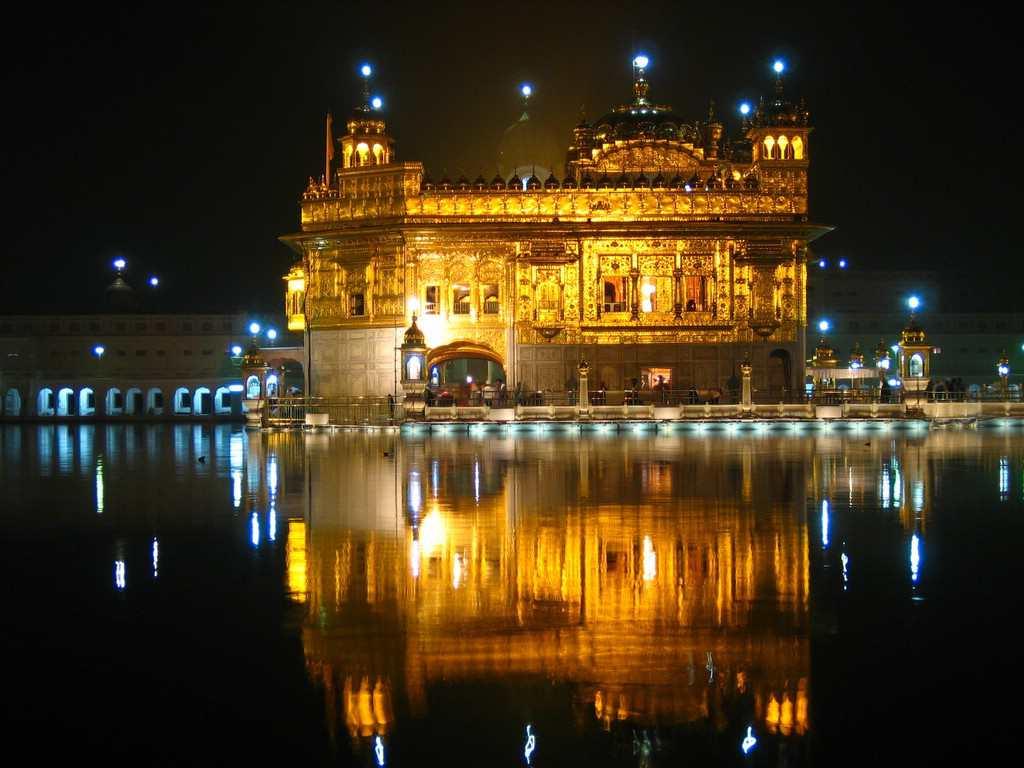 Золотой храм Хармандир-Сахиб - удивительное религиозное сооружение в Индии (ФОТО)