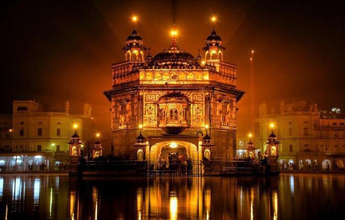 Золотой храм Хармандир-Сахиб - удивительное религиозное сооружение в Индии (ФОТО)