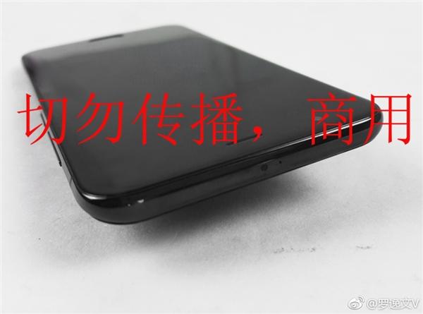В Сети появились «живые» снимки Xiaomi Mi6 в цвете «черный оникс» (ФОТО)