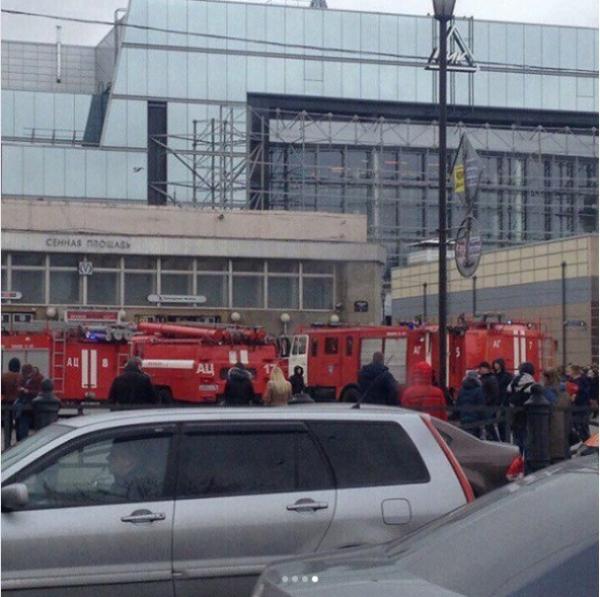 По крайней мере 10 человек погибли при взрывах в метро в Санкт-Петербурге (ФОТО)