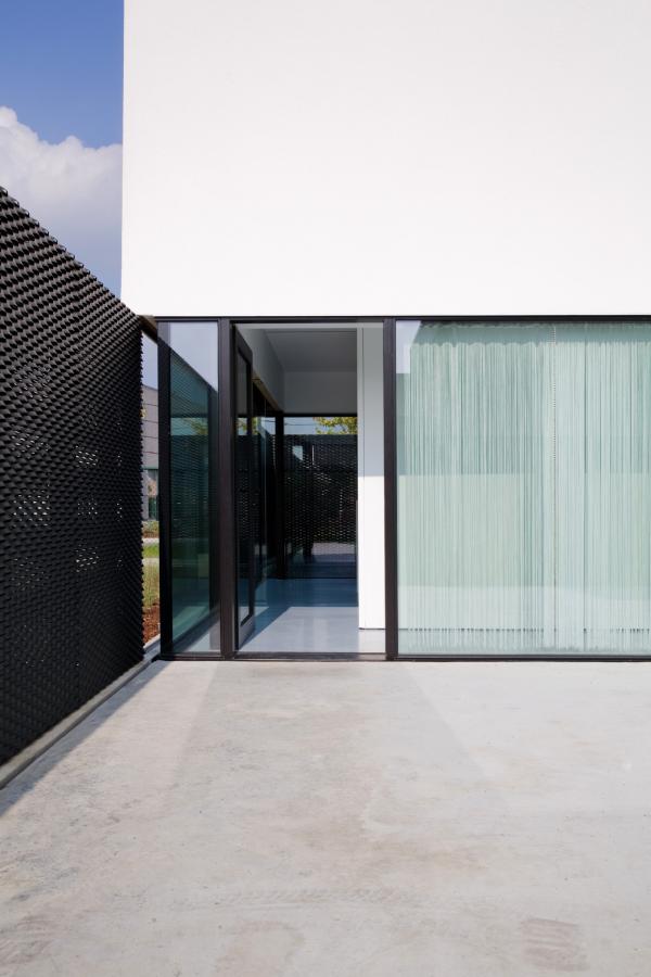Комфортабельное жилище 21 века: дом из стекла и дерева в Бельгии (ФОТО)