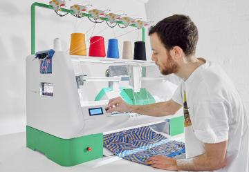 Сам себе дизайнер: компания Kniterate  предлагает печатать одежду