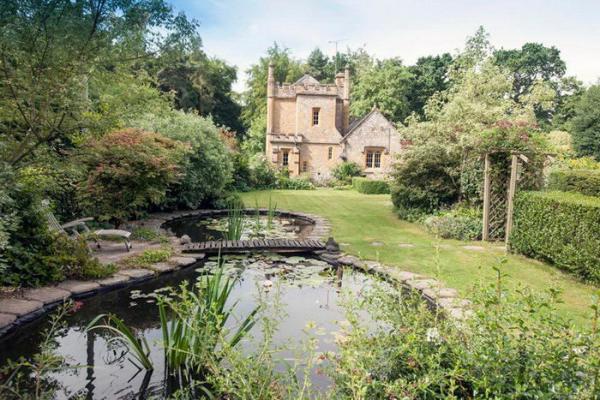 Самый маленький замок Англии продадут за 550 тысяч фунтов стерлингов 