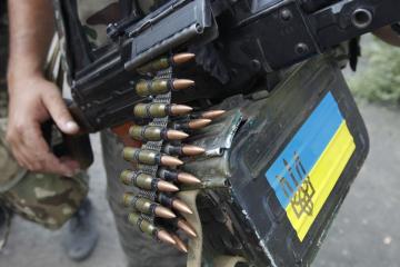 С начала суток боевики 21 раз обстреляли украинских военных, ранен один боец