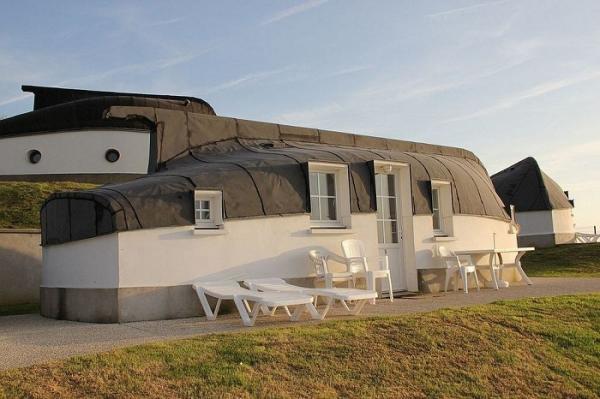 Оригинальное поселение на берегах Ла-Манша: как выглядит одна из самых необычных деревнь в Европе (ФОТО)