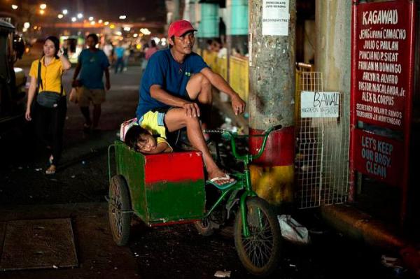 Манила: кадры из жизни людей в самом густонаселенном городе Земли (ФОТО)