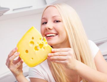 Сыр может предотвратить образование онкологических заболеваний