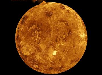 Ученые нашли объяснение мистическим “коронам” Венеры