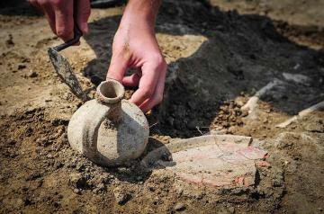 В Крыму археологи обнаружили склеп времен Александра Македонского