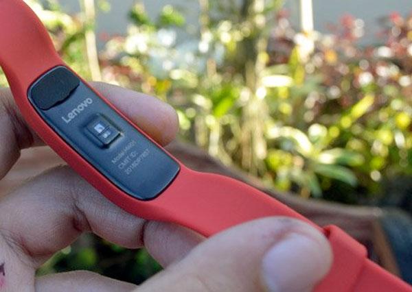 Lenovo выпустила фитнес-браслет Smart Band HW01 (ФОТО)