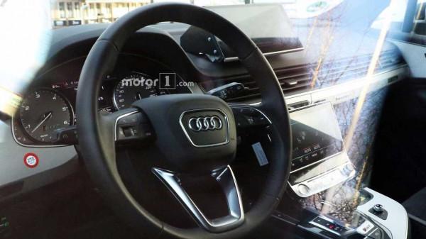Фотошпионы заглянули в салон нового кроссовера Audi Q8