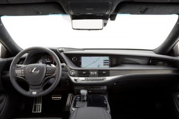 Lexus представил на суд общественности новый спортивный автомобиль (ФОТО)