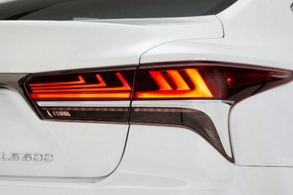 Lexus представил на суд общественности новый спортивный автомобиль (ФОТО)