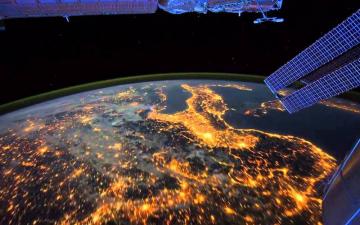 Камера МКС зафиксировала «энергетический щит» Земли (ФОТО)