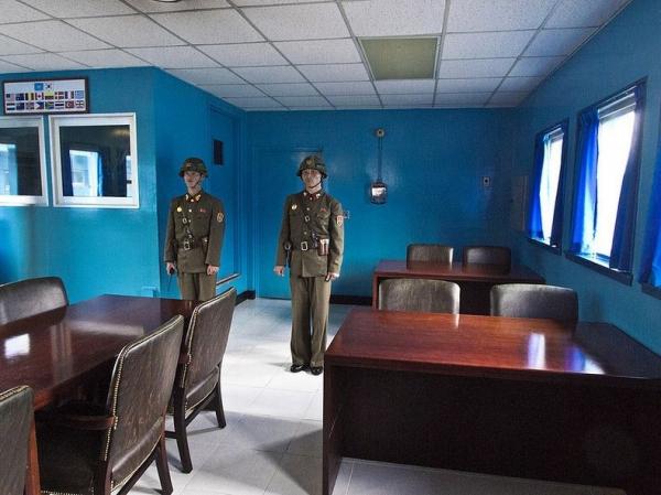 Панмунджом: странная граница между Северной и Южной Кореей (ФОТО)