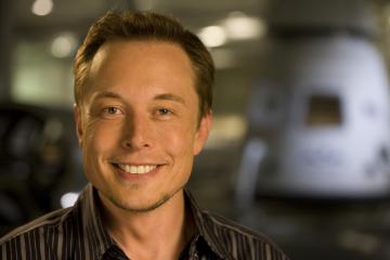 Илон Маск поделился подробностями о новом кроссовере Tesla