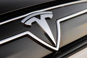 Tesla начала принимать заказы на солнечные батареи нового типа