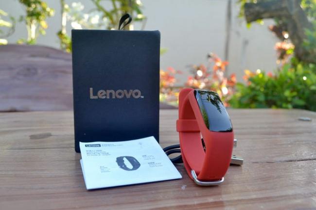 Lenovo выпустила фитнес-браслет Smart Band HW01 (ФОТО)
