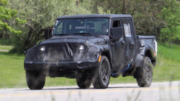 Пикап Jeep Wrangler нового поколения проходит дорожные тесты (ФОТО)