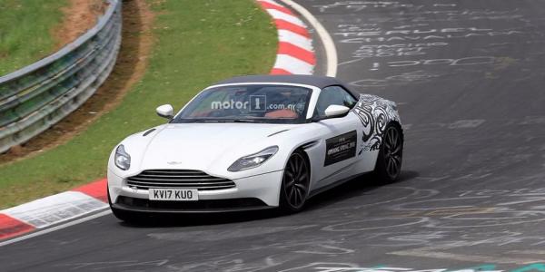 В Сети появились шпионские снимки нового Aston Martin DB11 Volante (ФОТО)