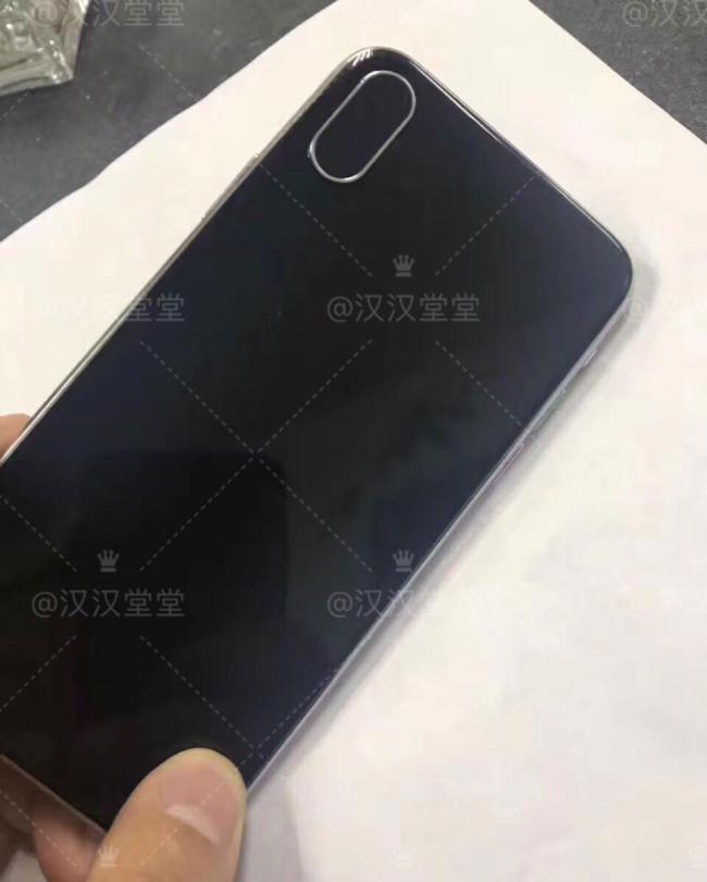 В Сети появились новые изображения iPhone 8 (ФОТО)