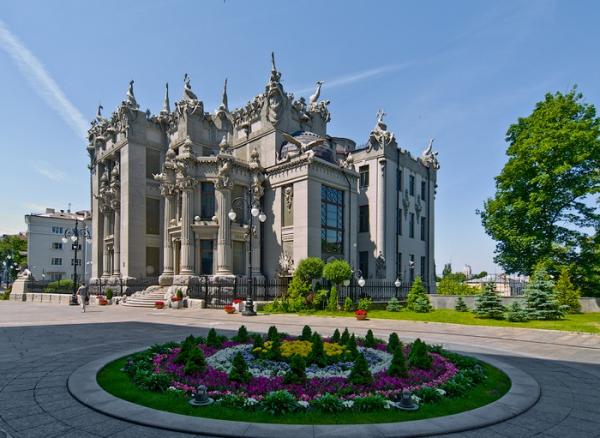 Достопримечательности Украины: необычный дом с химерами в Киеве (ФОТО)