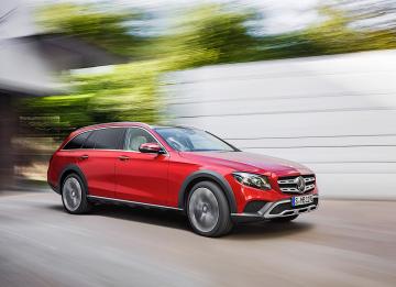 Компания Mercedes-Benz представила две новые модели в Киеве