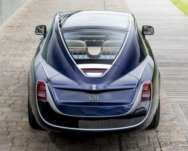 Олигархам на зависть: в Италии представили уникальное купе Rolls-Royce Sweptail (ФОТО)