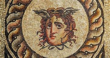 В Турции во время раскопок обнаружили мозаику, изображающую Медузу Горгону