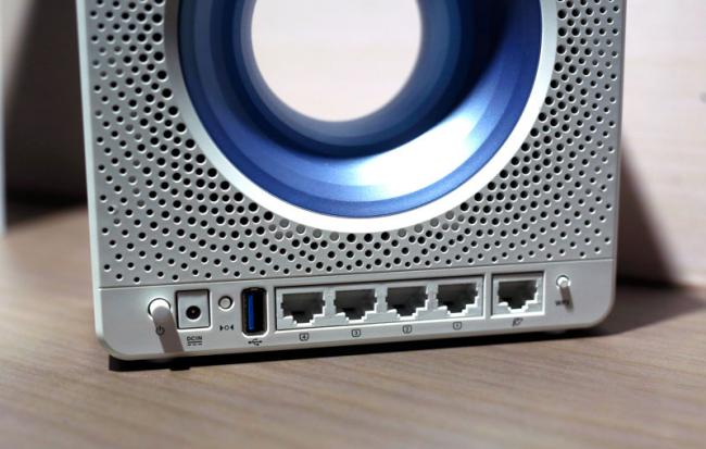 ASUS представила беспроводной маршрутизатор с необычным дизайном (ФОТО)