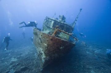 Археологи нашли у острова Делос волнорез и кладбище древнегреческих кораблей