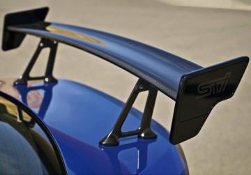 Subaru показала тизер нового купе BRZ