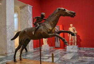 История и описание экспонатов археологического музея в Афинах